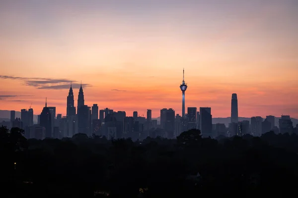 Markah Tanah Kuala Lumpur Tepat Sebelum Matahari Terbit — Stok Foto
