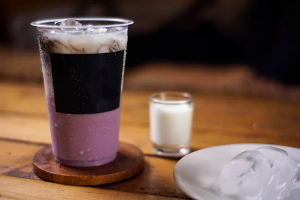 Hielo Uva Con Una Mezcla Leche Gelatina Hierba Con Fondo — Foto de Stock