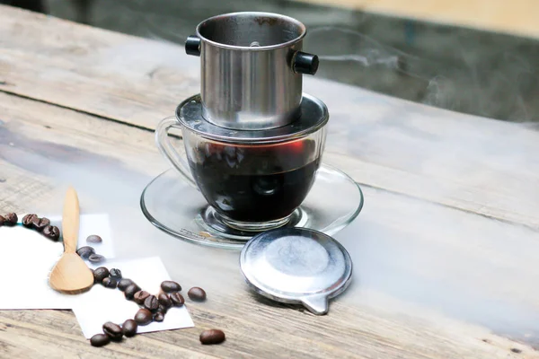 Eine Tasse Vietnamesischen Kaffees Auf Einem Hölzernen Cafétisch Weicher Kaffee — Stockfoto