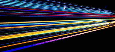 Geceli arabaların ışıkları