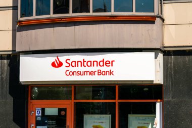 Czestochowa, Polonya - 02.08.2020 - Czestochowa 'daki Santander bankasının web sitesi