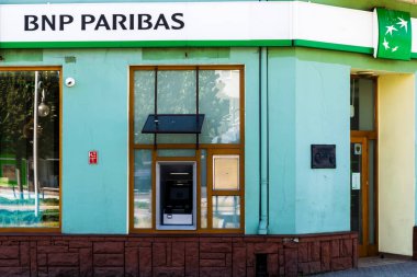 Czestochowa, Polonya - 02 / 08 / 2020 - Czestochowa 'daki BNP Pariba banka bankası