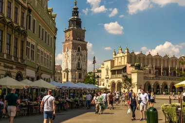 Krakow, Polonya - 08 / 08 / 2020 - Krakow pazarındaki kumaş salonları