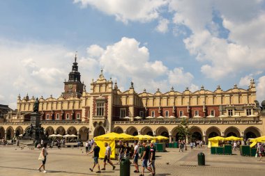 Krakow, Polonya - 08 / 08 / 2020 - Krakow pazarındaki kumaş salonları