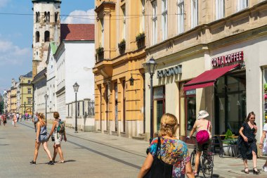 Krakow, Polonya - 08 / 08 / 2020 - Krakow 'daki tarihi sokaklar