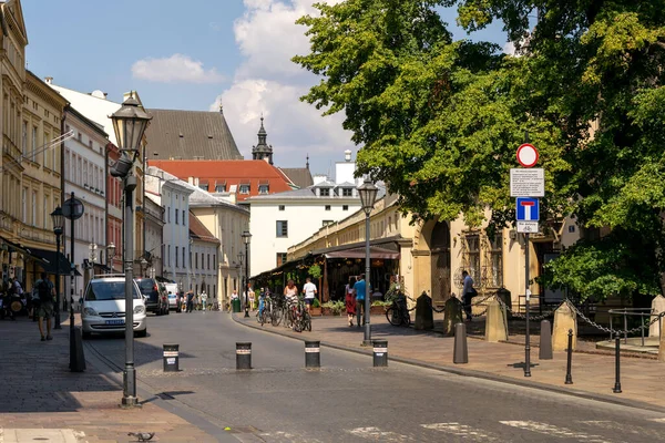 Krakow, Polonya - 08 / 08 / 2020 - Krakow 'daki tarihi sokaklar