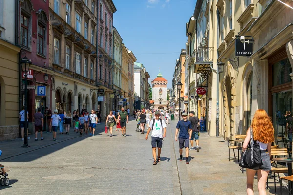 Krakow, Polonya - 08 / 08 / 2020 - Krakow 'daki tarihi sokaklar