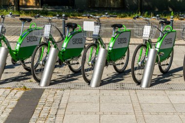 Czestochowa, Polonya - 02 / 08 / 2020 - Czestochowa 'da kiralık şehir bisikletleri