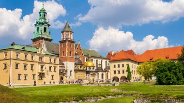 Krakow, Polonya - 08 / 08 / 2020 - Krakow 'daki Wawel Kraliyet Kalesi