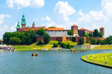 Krakow, Polonya - 08 / 08 / 2020 - Krakow 'daki Wawel Kraliyet Kalesi