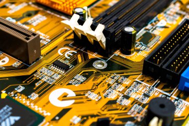 Elektronik devre kartının kapatılması veya PCB yazdırılmış devre kartı