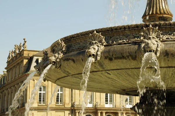 Magnificent Fountain Crowned Lion Heads Background New Castle Stuttgart — Stock Photo, Image