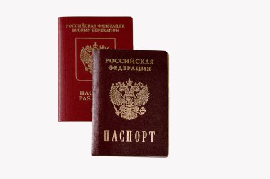 Pasaport ve pasaport beyaz zemin üzerine Rusya Federasyonu