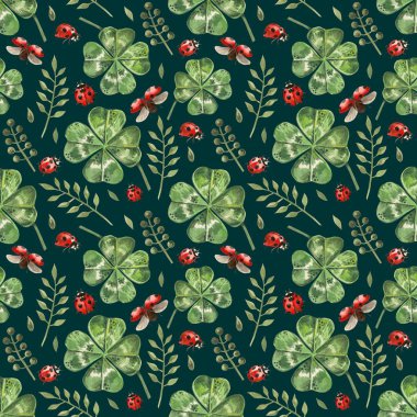 Uğur böcekleri ve tarla bitkileri kullanan çiçek ve yonca yapraklarıyla kusursuz bir arka plan. İyi şanslar sembolleri. Duvar kağıdı için arkaplan şablonu olarak kullanılabilir, kumaşlara baskı, vs..