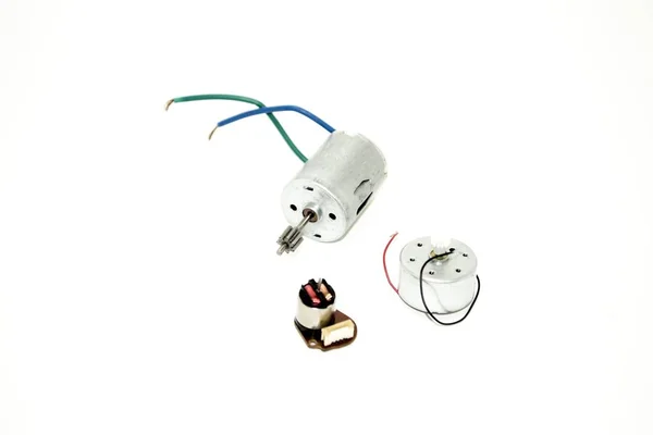 Üç küçük motor. Elektrik motorları. Arkaplan elektrik motoru