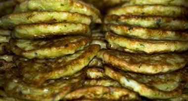 Lezzetli kabak gözlemeleri. Kapatın..