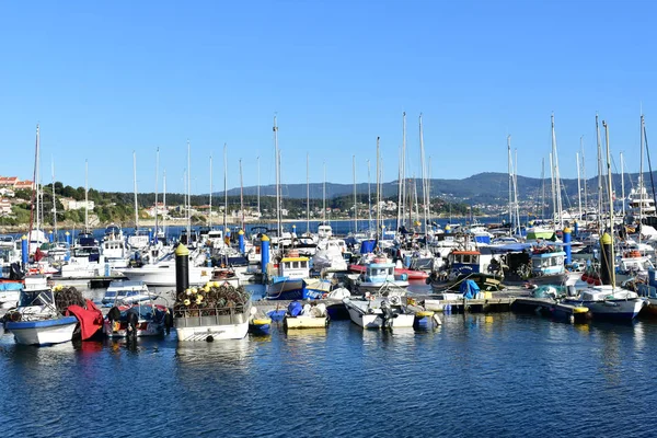 Sanxenxo Galizia Spagna Ottobre 2018 Barche Molo Piccolo Villaggio Costiero — Foto Stock