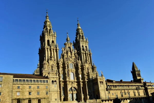 Katedrális Naplemente Fény Tiszta Obradoiro Térre Barokk Homlokzattal Tornyok Santiago — Stock Fotó
