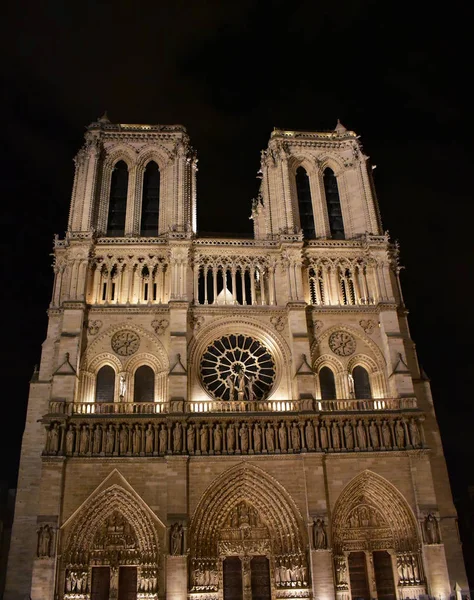 Notre Dame Cathedral Midnight Facade Towers Rose Window Archs Statues — Stock Photo, Image