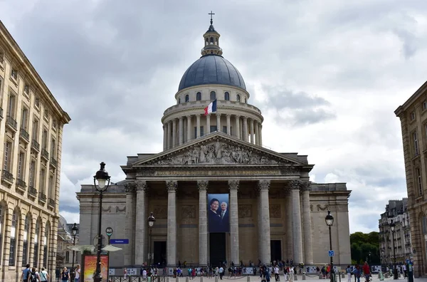 Paryż Francja Sierpień 2018 Panteon Banderą Francuską Ulicy Elewacji Kopuły — Zdjęcie stockowe