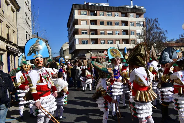 Ünlü Karnaval Karakol Sokak Törende Cigarrons Kostümleri Ile Ourense Ili — Stok fotoğraf