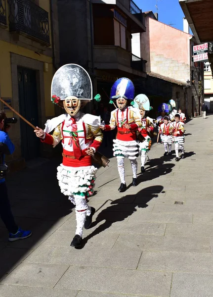 Célèbre Carnaval Défilé Rue Verin Avec Des Costumes Cigarrons Premier — Photo