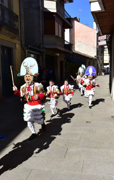 Słynny Karnawał Street Parade Verín Cigarrons Kostiumy Pierwszego Dnia Obchodów — Zdjęcie stockowe