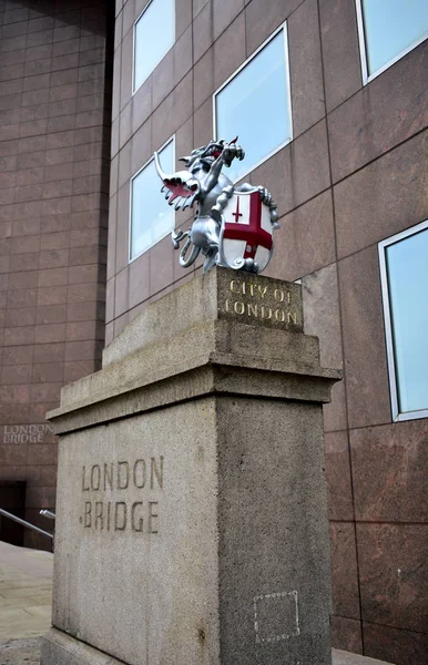 Dragon Межа Знака Лондонському Мосту Статуя Дракона Гербом Місті Лондон — стокове фото