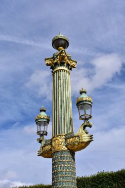 Place de la Concorde 'da sokak lambası. Paris, Fransa.