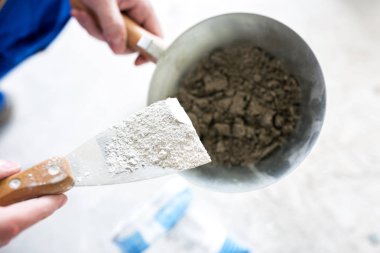 Alçı karışımı duvar boş doldurmak için yapım Kılavuzu