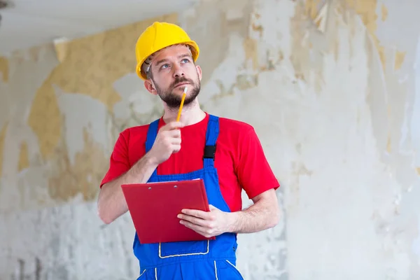 Handyman Hacer Planes Para Orden Correcto Del Progreso Del Trabajo — Foto de Stock