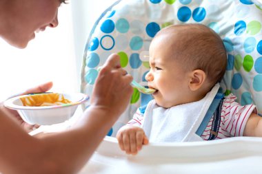 Küçük bebek demek istiyorsun. Gördüğün gibi yeterli gıda cant vardı