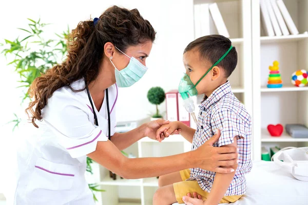 Caring Pediatrician Giving Oxygen Little Child Making Sure Recovers Fast — Stock Photo, Image