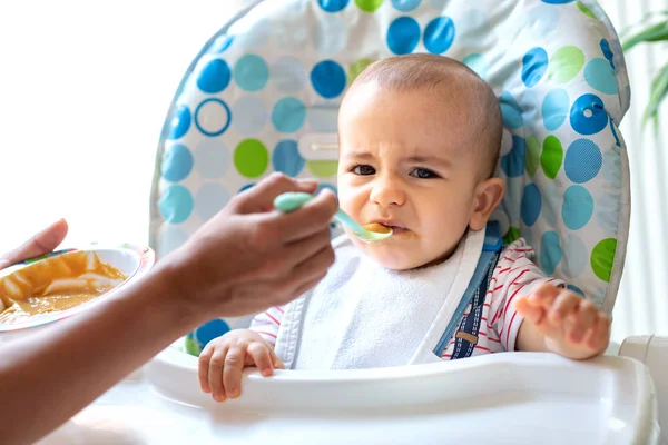 Pequeño Bebé Tratando Decir Comido Bastante — Foto de Stock