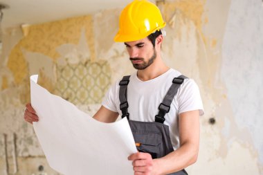 Düşünce onları proje belgeleri ile eşleşmesi için planları yapım