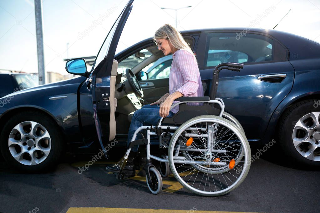 Making a move from the car to the wheelchair, people with loss of leg function