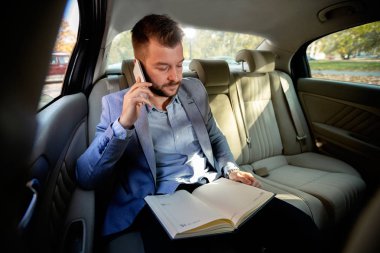 İş ayrıntıları arabadan düzenlenmesi