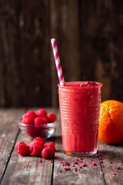 Taze harmanlanmış narenciye ve meyve lifi ile karşı koymak zor