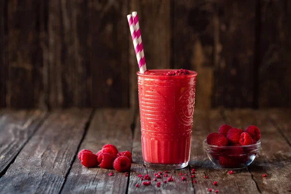 Refreshing raspberry smoothie containing a variety of vitamins a