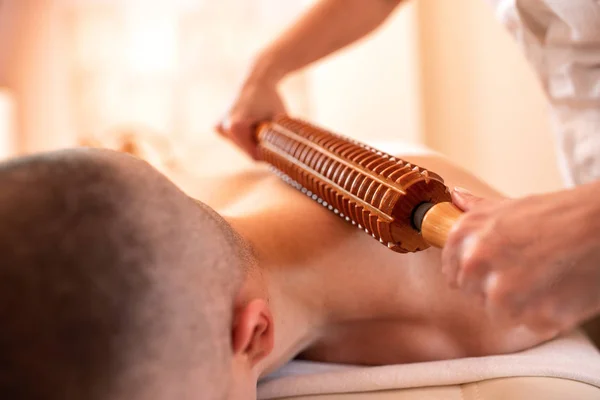 Young man having a neck massage — 스톡 사진