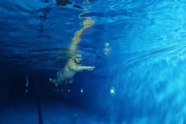 Knappe Zwemmer Het Zwembad Concept Van Onderwaterfotografie — Stockfoto