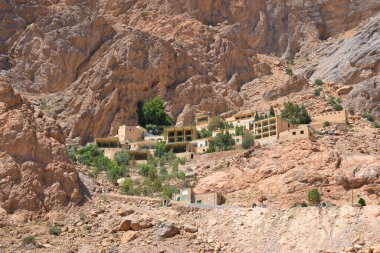 Chak Chak-Ardakan Zorastrian Tapınağı, Zerdüştler için kutsal bir yer, İran 'daki dağ köyü.