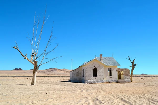 Een Station Kolmanskop Staat Verlaten Woestijn Het Zand Namibië — Stockfoto