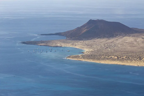 カナリア諸島のラ・グラシオサ島の遠望 — ストック写真