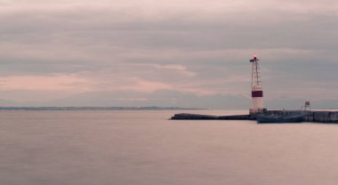 Nostaljik Selanik'in liman girişi deniz fenerini sula