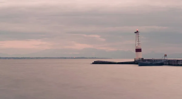 Nostaljik Selanik'in liman girişi deniz fenerini sula