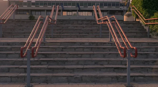 Özel ihtiyaçları insanlar için korkuluklar merdiven