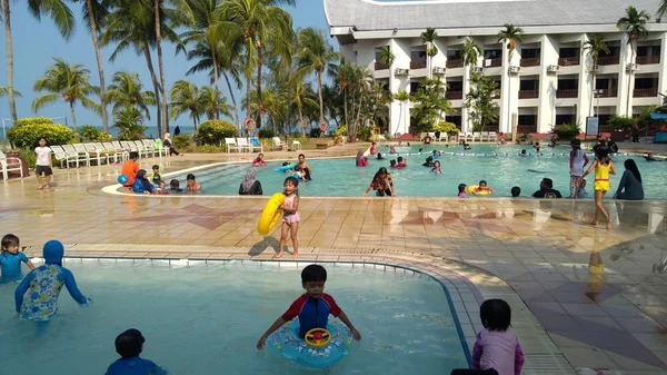 Port Dickson Malasia Febrero 2018 Gente Relaja Divierte Piscina Port — Foto de Stock