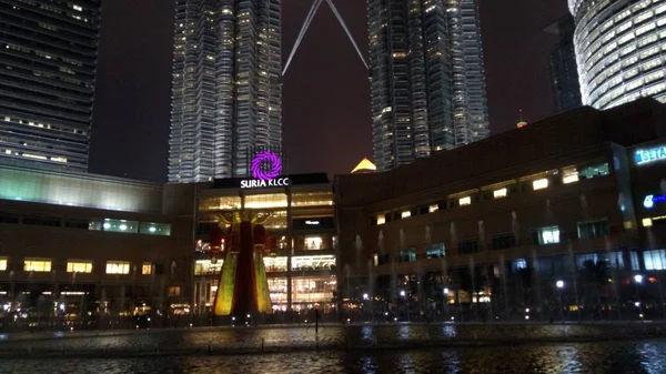 Kuala Lumpur Maleisië Februari 2018 Petronas Twin Towers Met Muzikale — Stockfoto