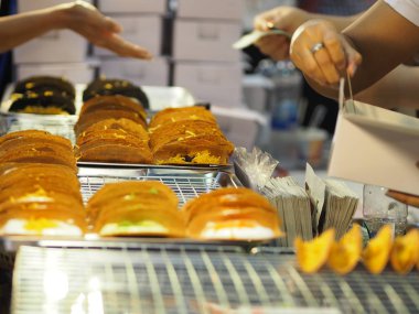 Taylandlı çıtır krep tatlı yemek lezzetli